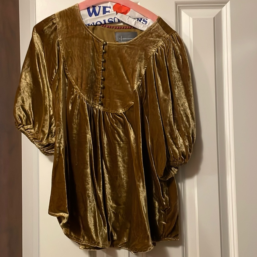 Velvet top 
Beautiful
Goldish brown color.